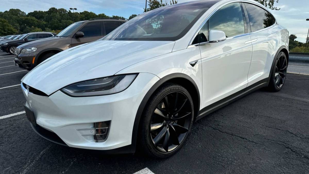 2018 Tesla Model X 5YJXCBE23JF113181