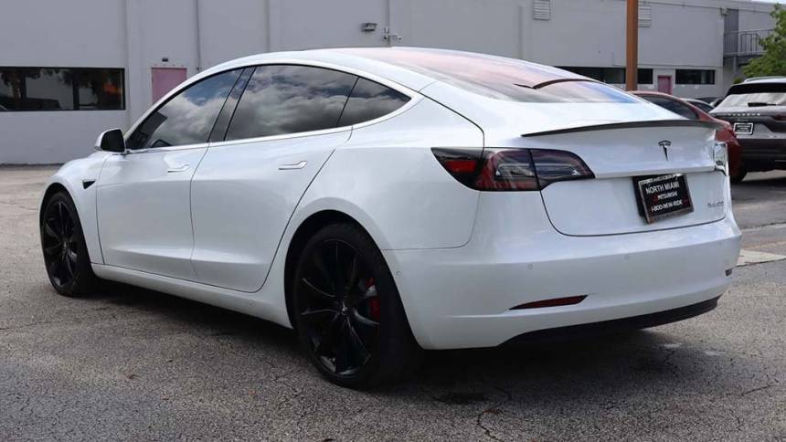 2018 Tesla Model 3 5YJ3E1EB8JF082318