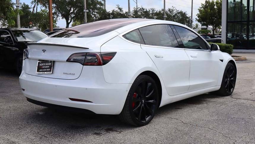 2018 Tesla Model 3 5YJ3E1EB8JF082318