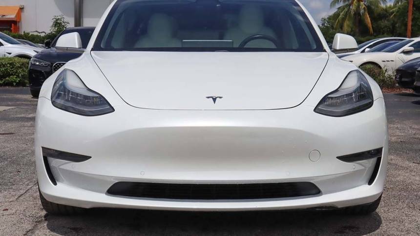 2018 Tesla Model 3 5YJ3E1EB8JF082318