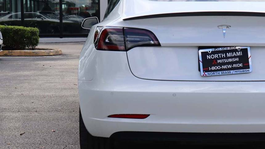 2018 Tesla Model 3 5YJ3E1EB8JF082318