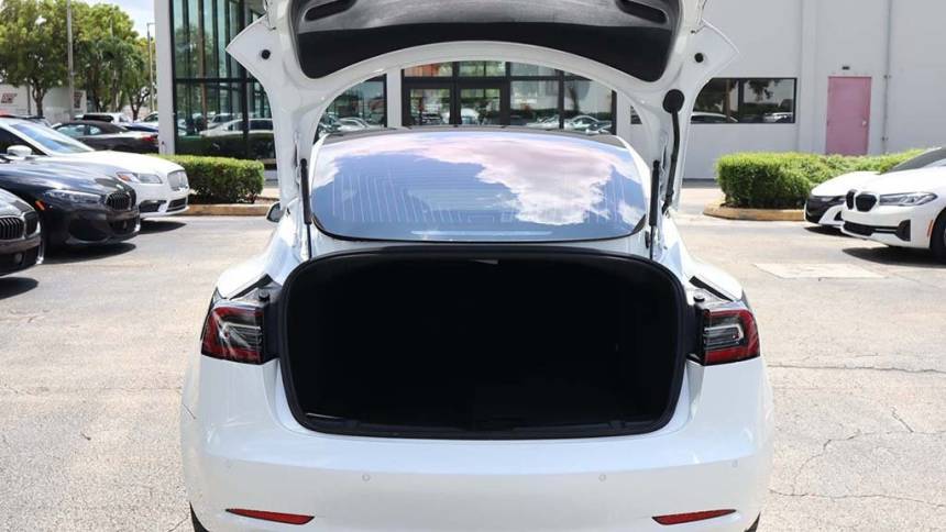 2018 Tesla Model 3 5YJ3E1EB8JF082318