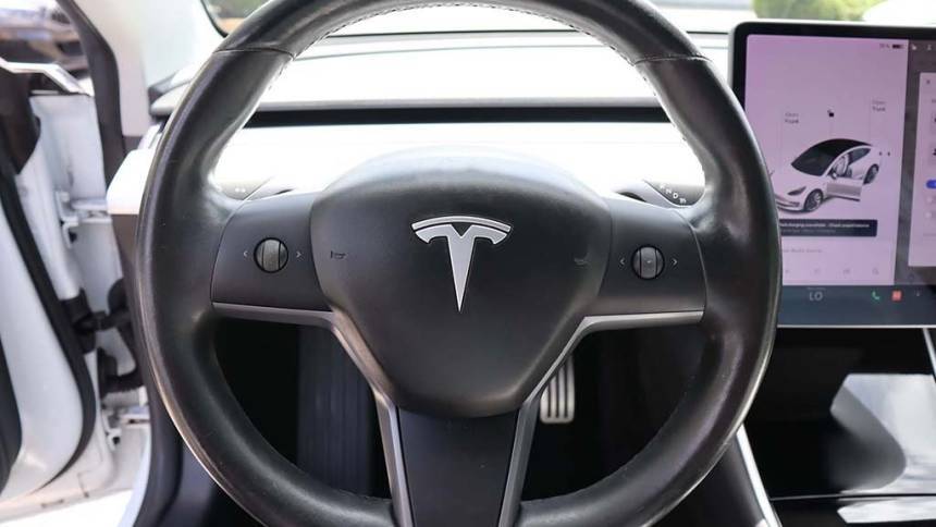 2018 Tesla Model 3 5YJ3E1EB8JF082318