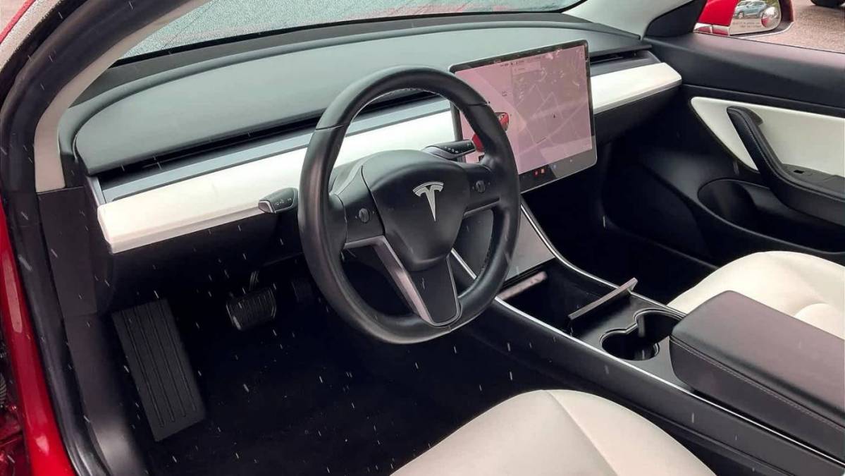 2018 Tesla Model 3 5YJ3E1EB1JF100805