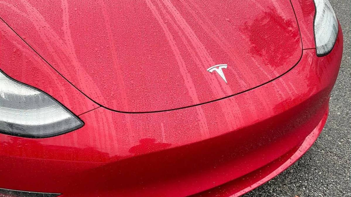 2018 Tesla Model 3 5YJ3E1EB1JF100805