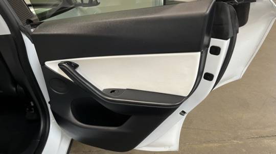 2020 Tesla Model Y 5YJYGDEE0LF056326