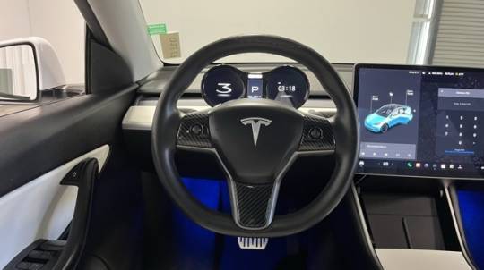 2020 Tesla Model Y 5YJYGDEE0LF056326