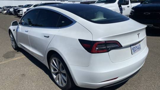 2019 Tesla Model 3 5YJ3E1EB5KF213884