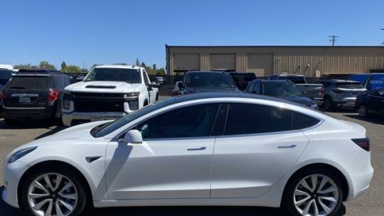 2019 Tesla Model 3 5YJ3E1EB5KF213884