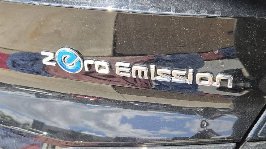 2022 Nissan LEAF 1N4AZ1BV8NC560840