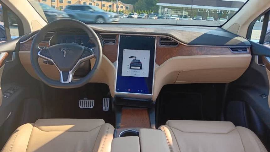 2017 Tesla Model X 5YJXCAE47HF043013