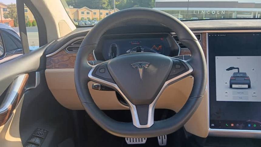 2017 Tesla Model X 5YJXCAE47HF043013