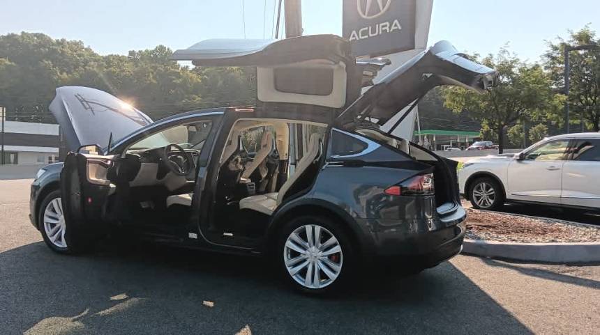 2017 Tesla Model X 5YJXCAE47HF043013