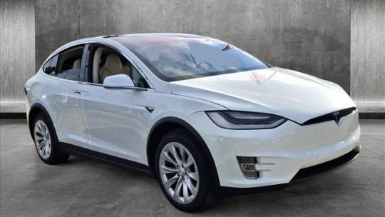 2019 Tesla Model X 5YJXCDE27KF151574