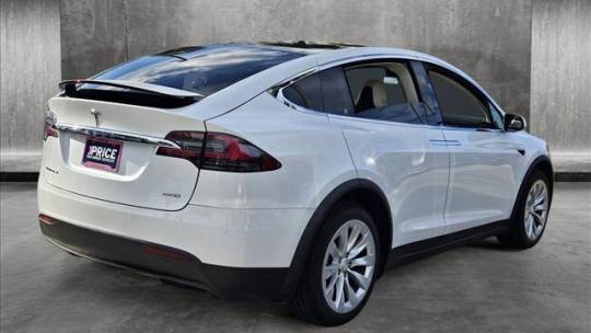 2019 Tesla Model X 5YJXCDE27KF151574