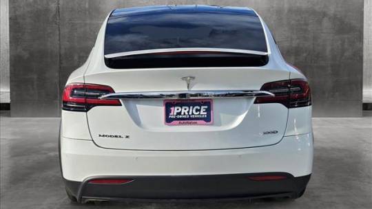 2019 Tesla Model X 5YJXCDE27KF151574