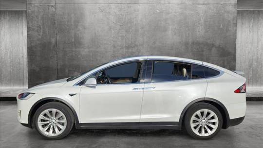 2019 Tesla Model X 5YJXCDE27KF151574