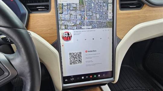 2019 Tesla Model X 5YJXCDE27KF151574