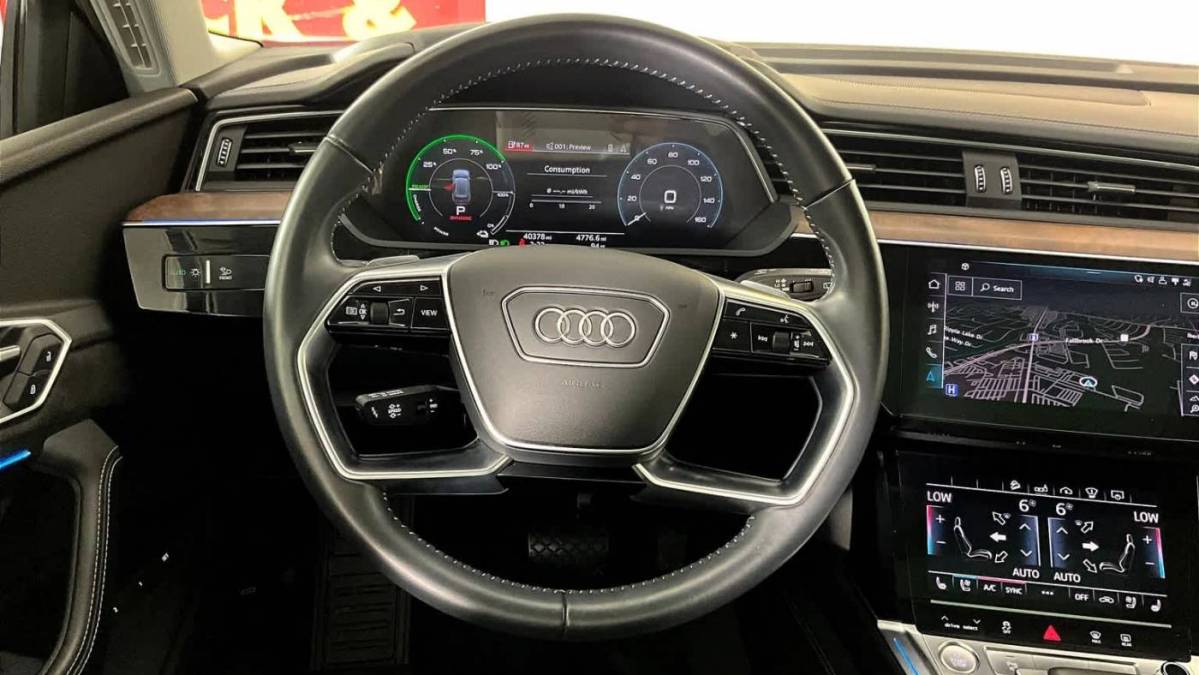 2019 Audi e-tron WA1VAAGE1KB024142