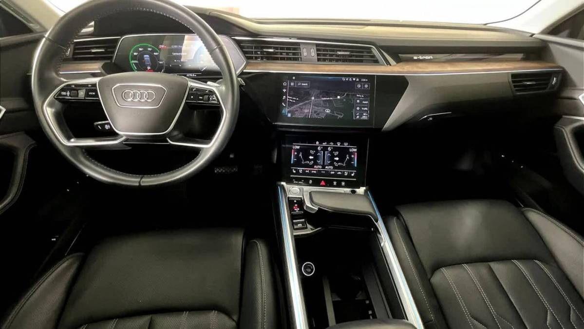 2019 Audi e-tron WA1VAAGE1KB024142