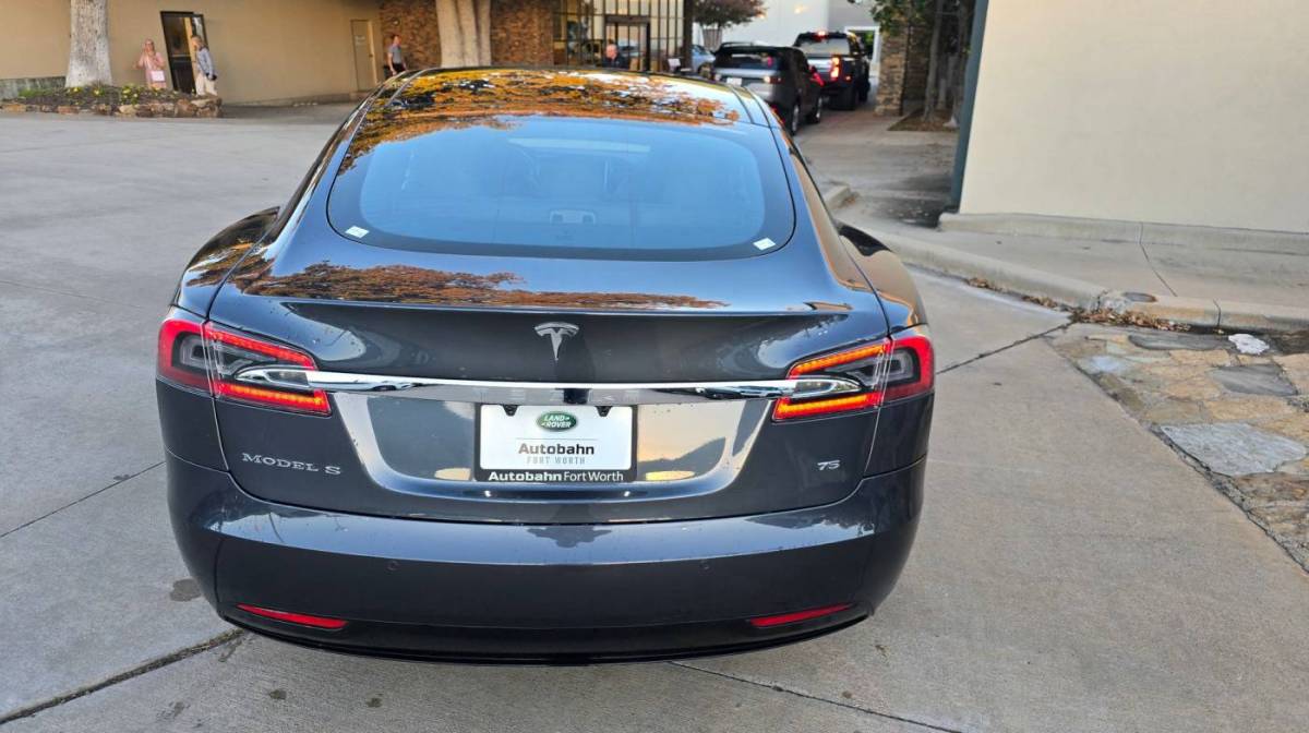 2017 Tesla Model S 5YJSA1E1XHF214861