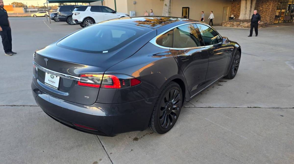 2017 Tesla Model S 5YJSA1E1XHF214861