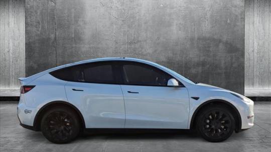 2021 Tesla Model Y 5YJYGDEE2MF097381