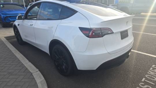 2021 Tesla Model Y 5YJYGDEE3MF210108