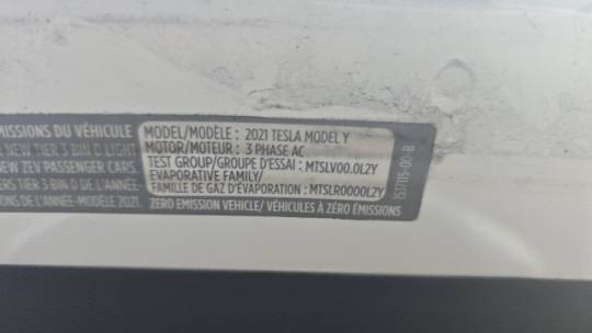 2021 Tesla Model Y 5YJYGDEE3MF210108