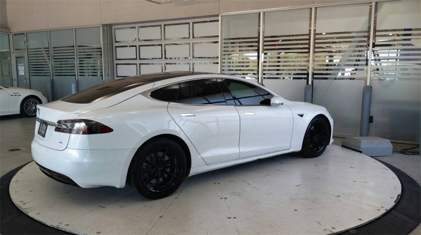 2017 Tesla Model S 5YJSA1E18HF205219