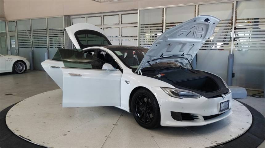 2017 Tesla Model S 5YJSA1E18HF205219