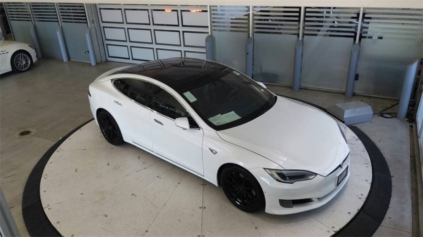 2017 Tesla Model S 5YJSA1E18HF205219