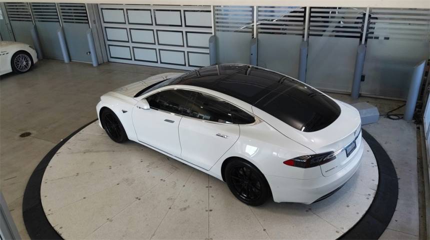 2017 Tesla Model S 5YJSA1E18HF205219