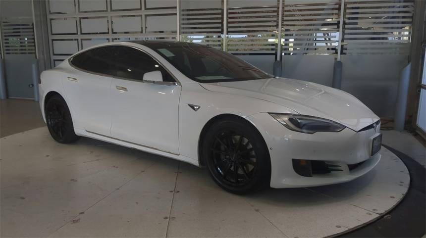 2017 Tesla Model S 5YJSA1E18HF205219