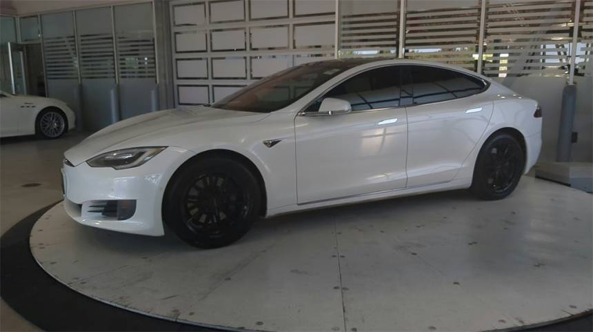 2017 Tesla Model S 5YJSA1E18HF205219