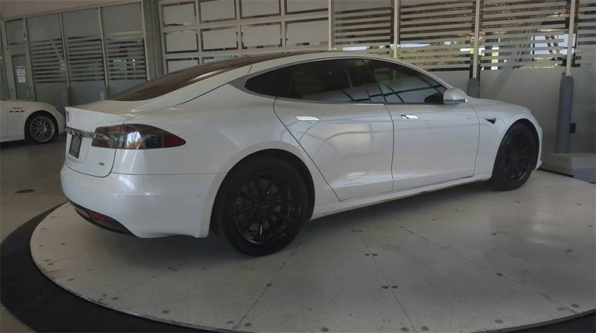 2017 Tesla Model S 5YJSA1E18HF205219