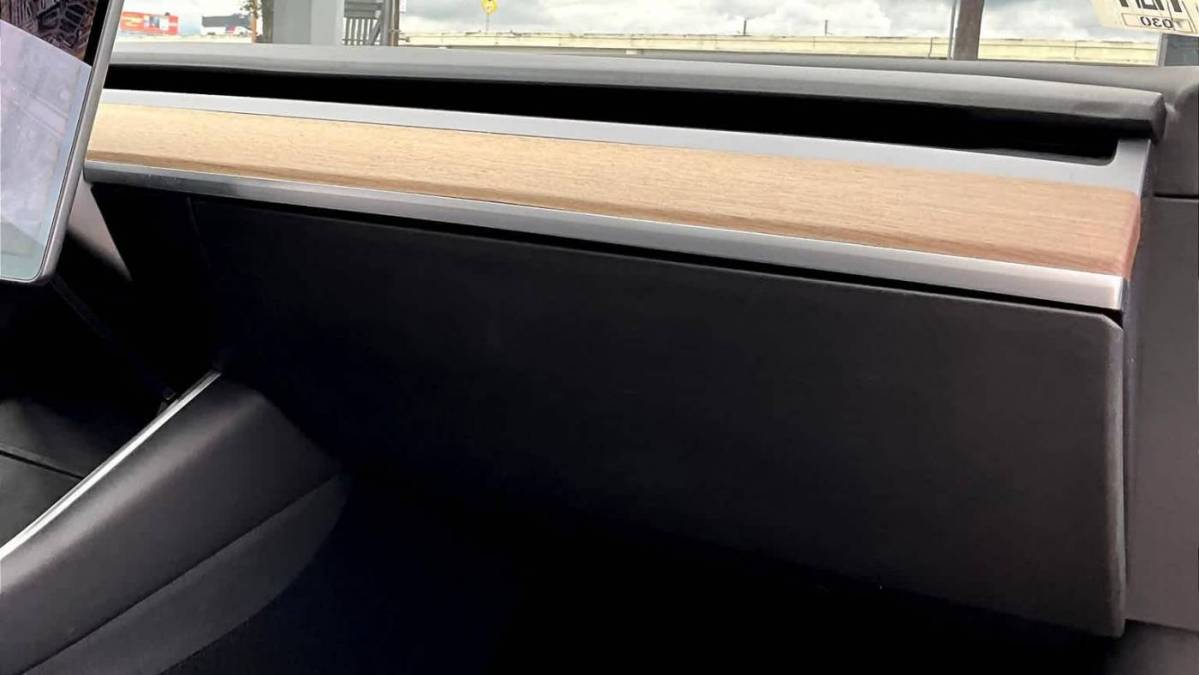 2018 Tesla Model 3 5YJ3E1EB4JF063667