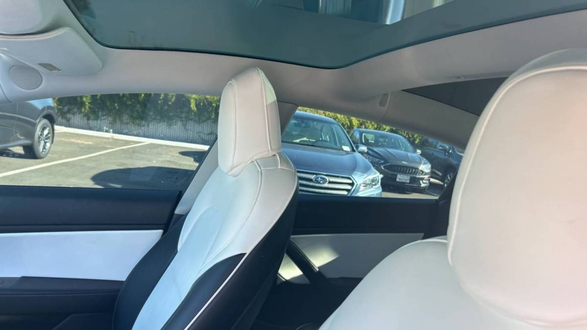 2019 Tesla Model 3 5YJ3E1EA4KF419415