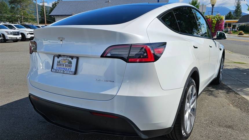 2021 Tesla Model Y 5YJYGDEE3MF090519