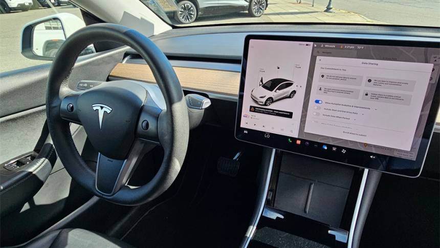 2021 Tesla Model Y 5YJYGDEE3MF090519