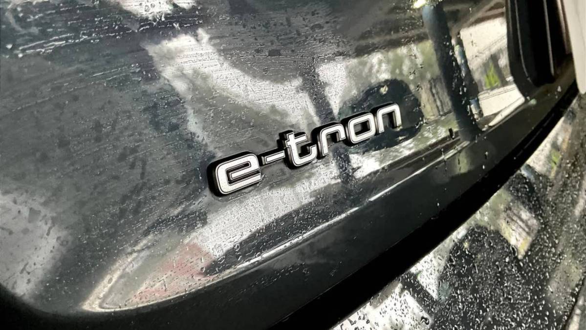 2019 Audi e-tron WA1VABGE5KB020939