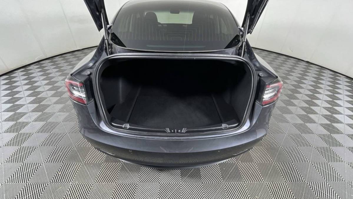 2018 Tesla Model 3 5YJ3E1EB3JF114429