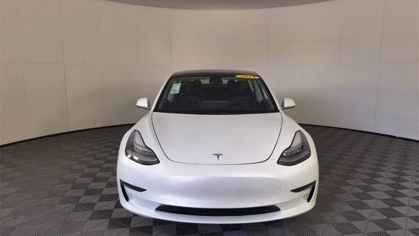 2019 Tesla Model 3 5YJ3E1EA1KF483752