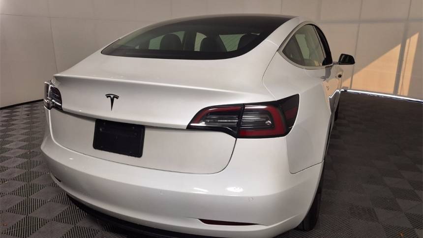 2019 Tesla Model 3 5YJ3E1EA1KF483752