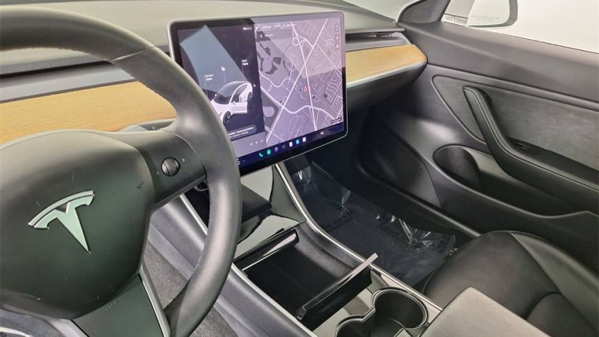 2019 Tesla Model 3 5YJ3E1EA1KF483752