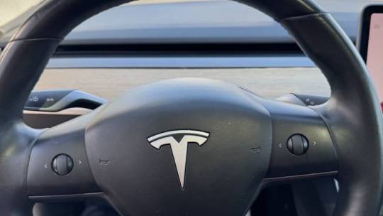 2018 Tesla Model 3 5YJ3E1EA1JF031136