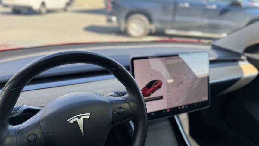 2018 Tesla Model 3 5YJ3E1EA1JF031136