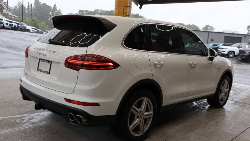 2016 Porsche Cayenne WP1AE2A23GLA62145