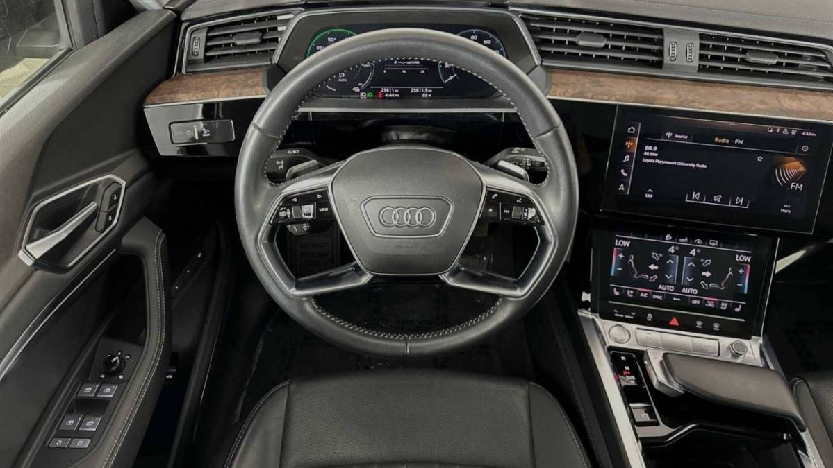 2019 Audi e-tron WA1LAAGE5KB023115