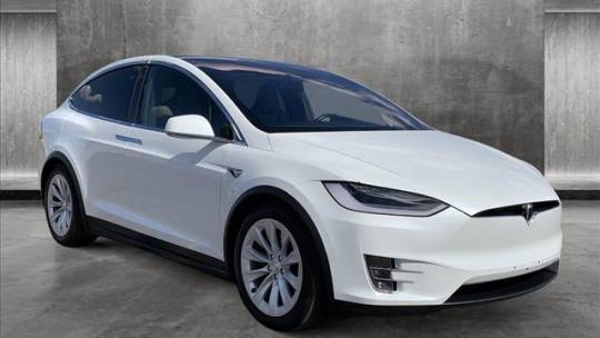 2019 Tesla Model X 5YJXCDE25KF147118